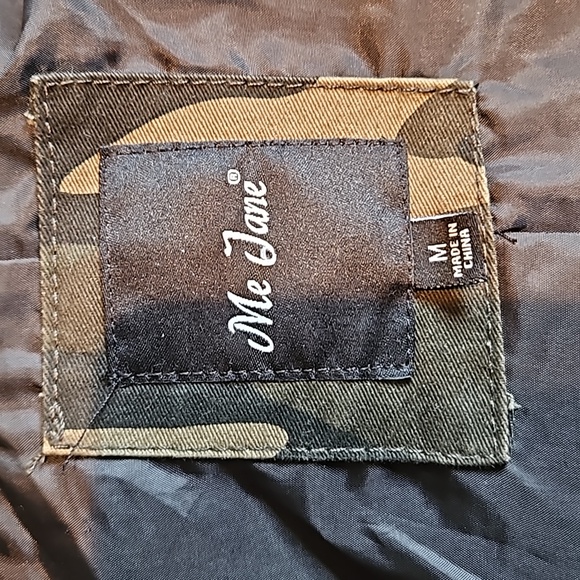 Me Jane Cotton Camo Jacket with Sequin Tiger Head Back - Picture 8 of 9